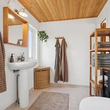 Joseph - 500m From The Sea By Interhome